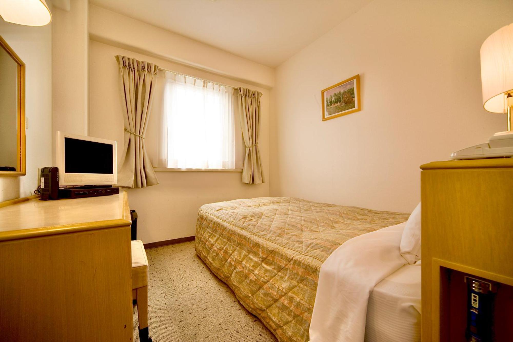 Kurashiki Ekimae Universal Hotel Buitenkant foto