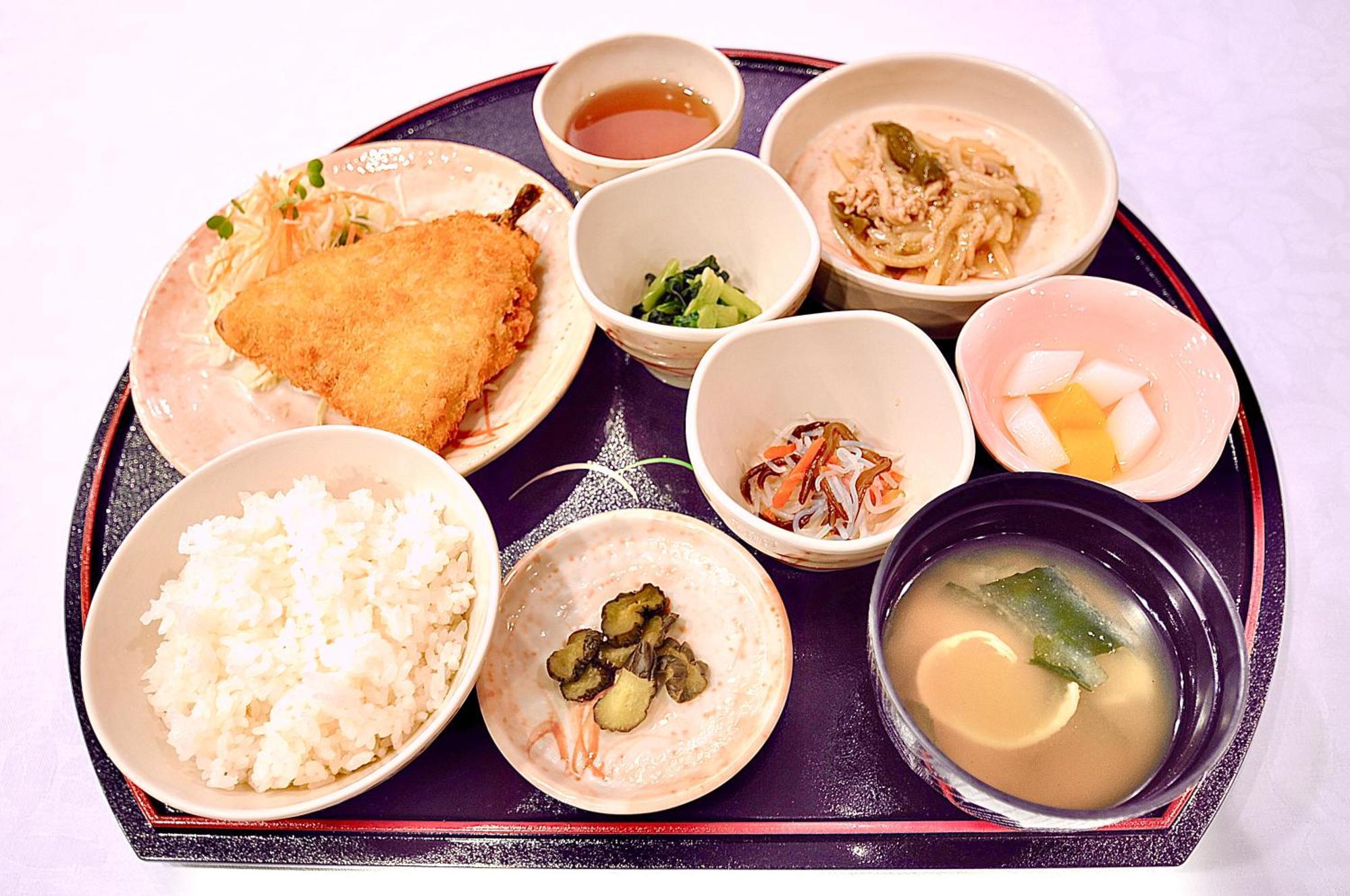 Kurashiki Ekimae Universal Hotel Buitenkant foto