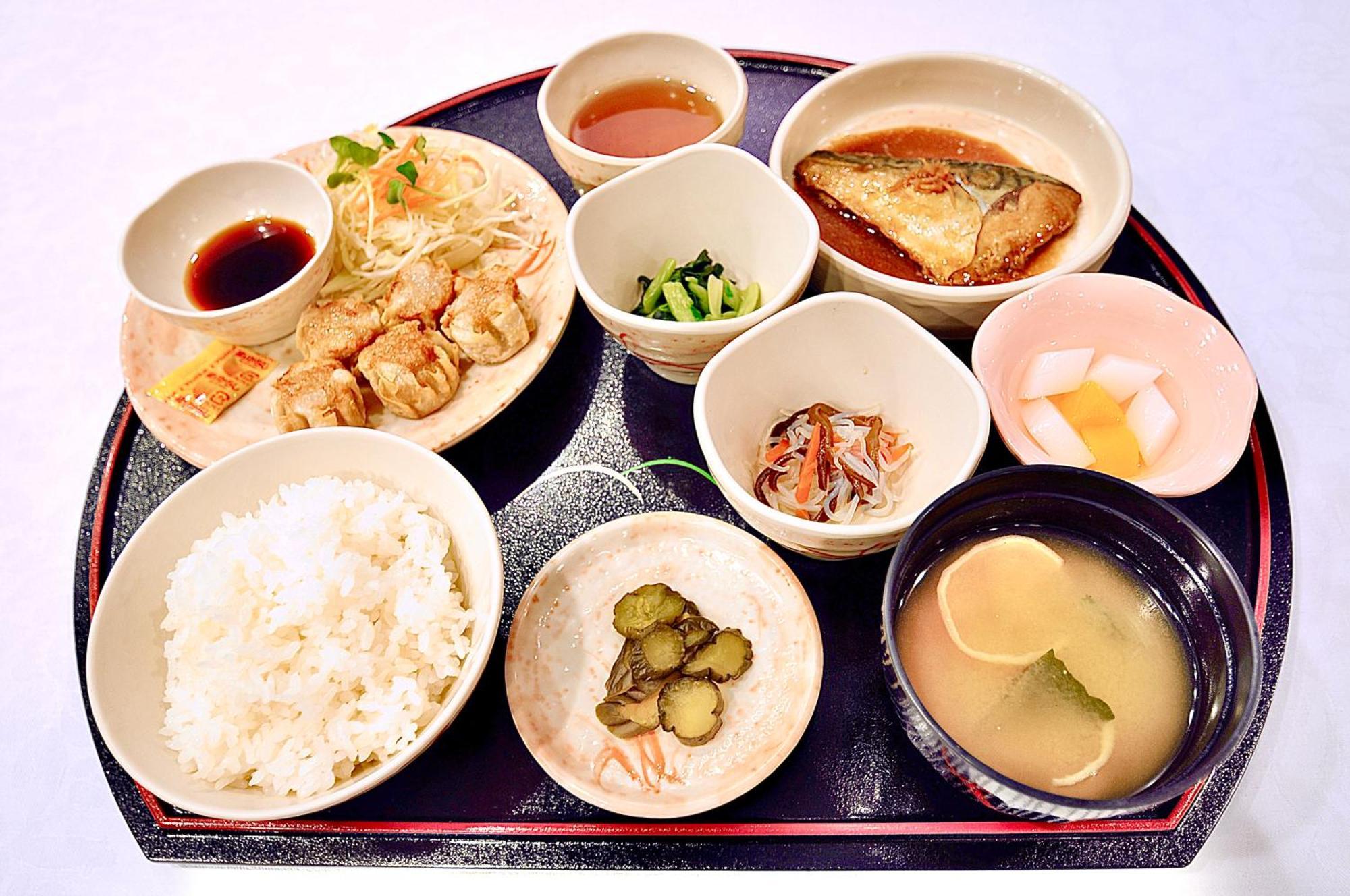 Kurashiki Ekimae Universal Hotel Buitenkant foto