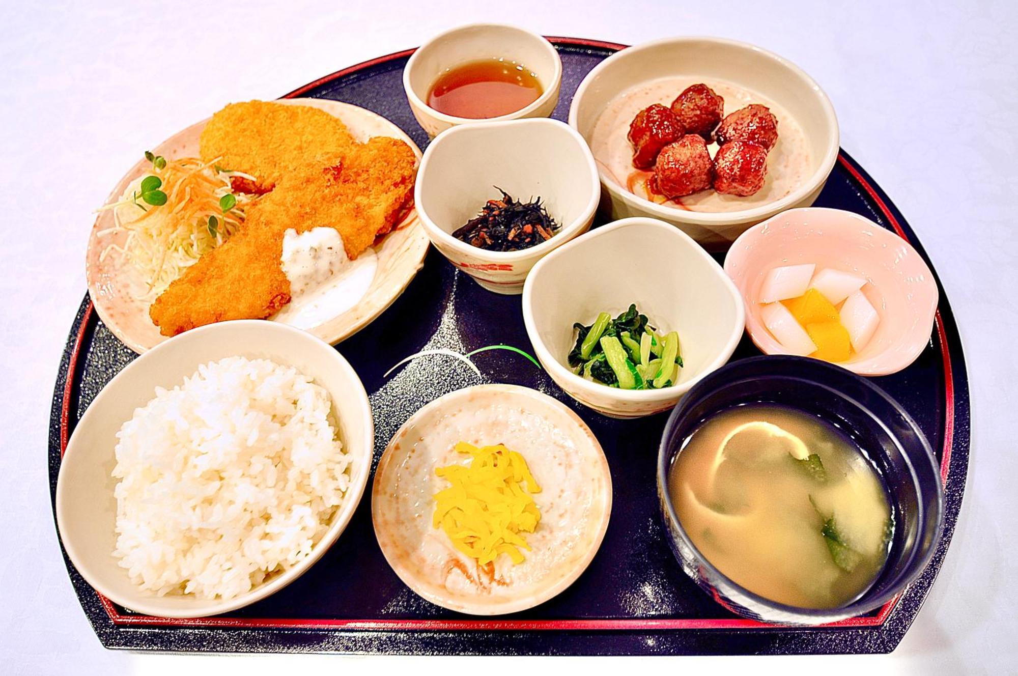 Kurashiki Ekimae Universal Hotel Buitenkant foto
